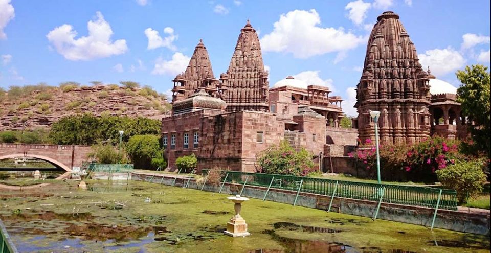 MANDORE